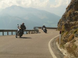 Bild_Motorradversicherung Motorrad Straße